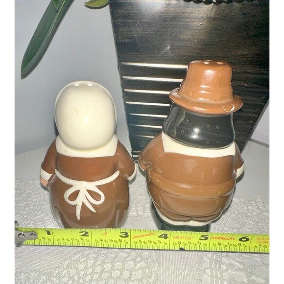 Thanksgiving Salt and Pepper Pilgrim Shakers Publix 2014 - Picture 2 of 5